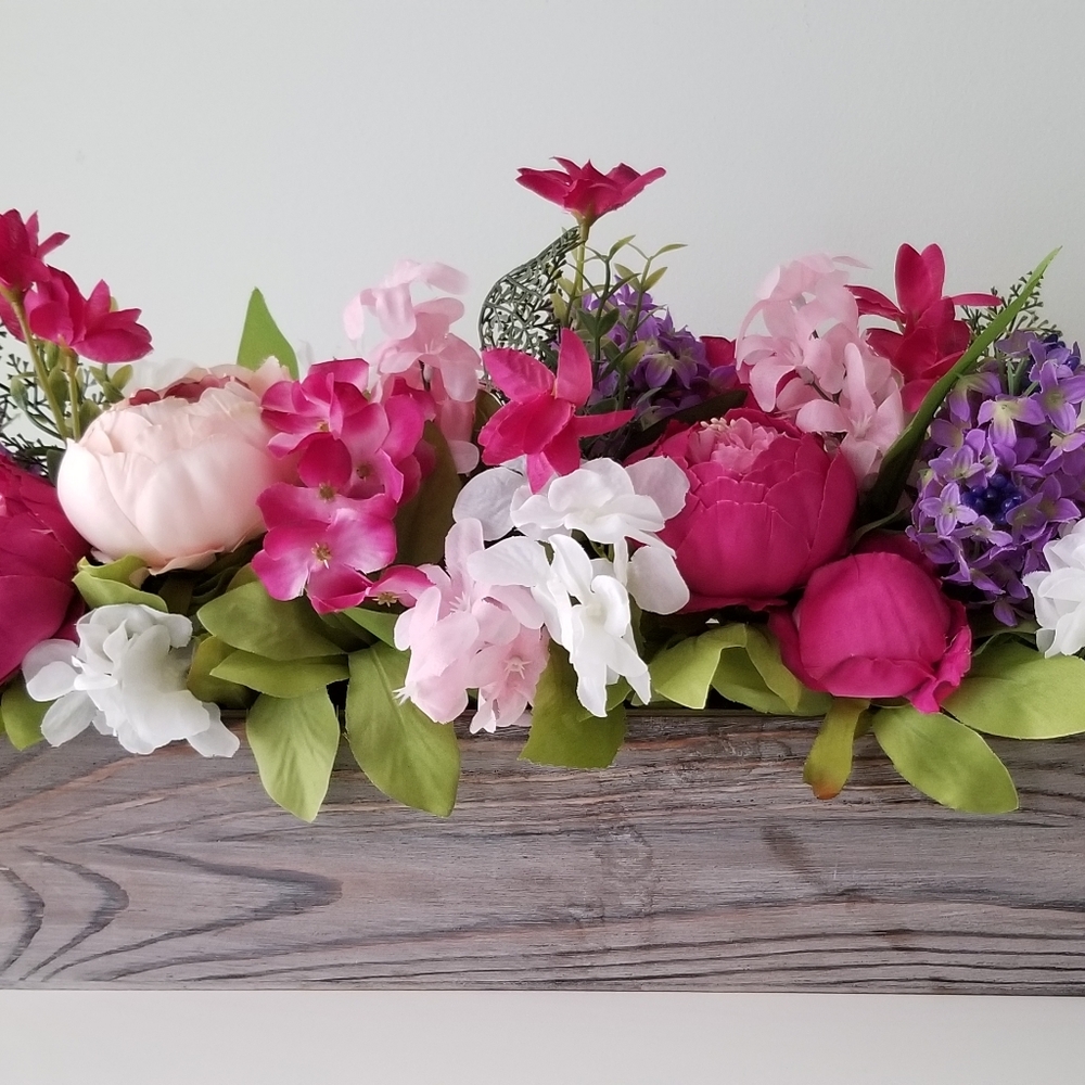 Spring Centerpiece - Picture 2 of 5